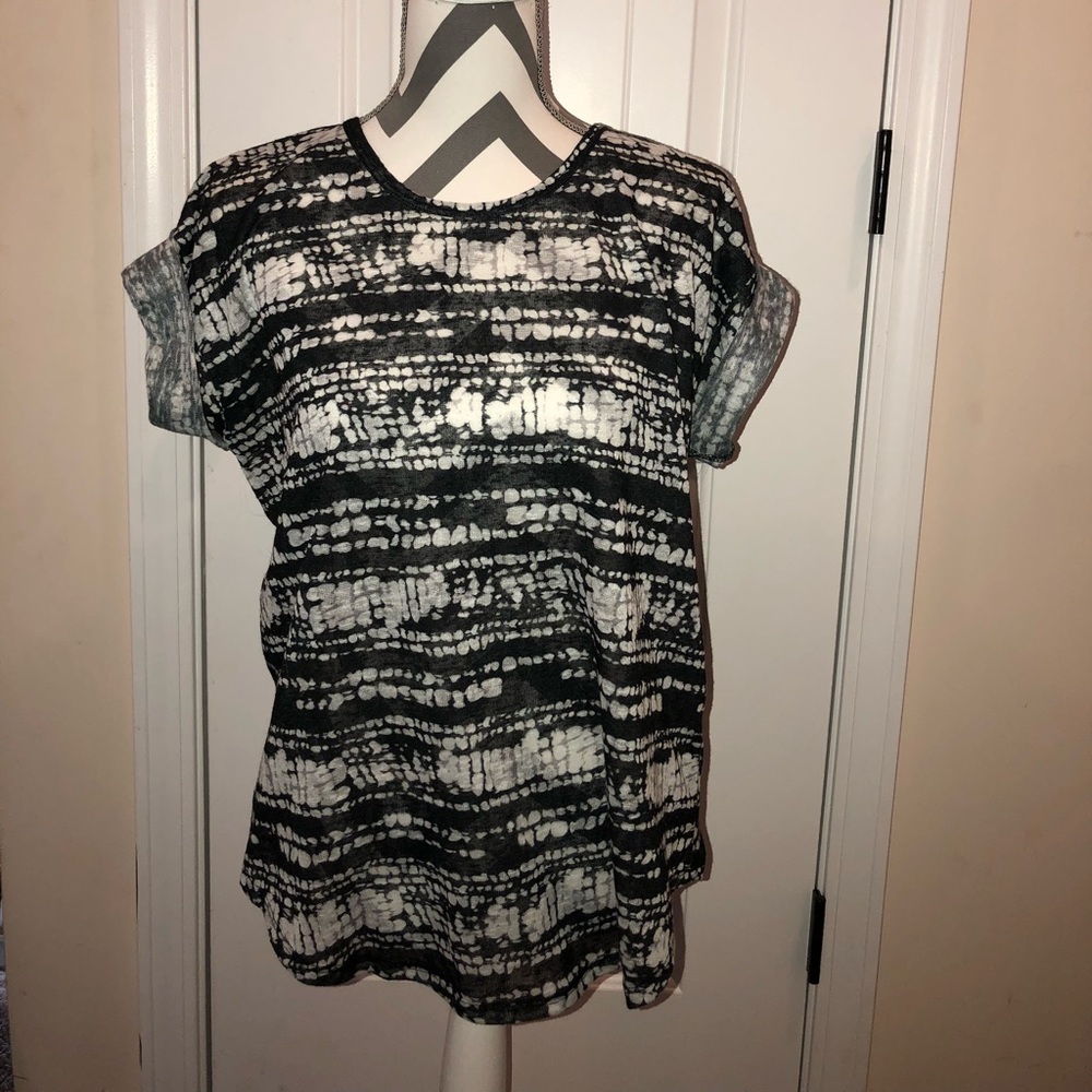black and grey tee shirt
